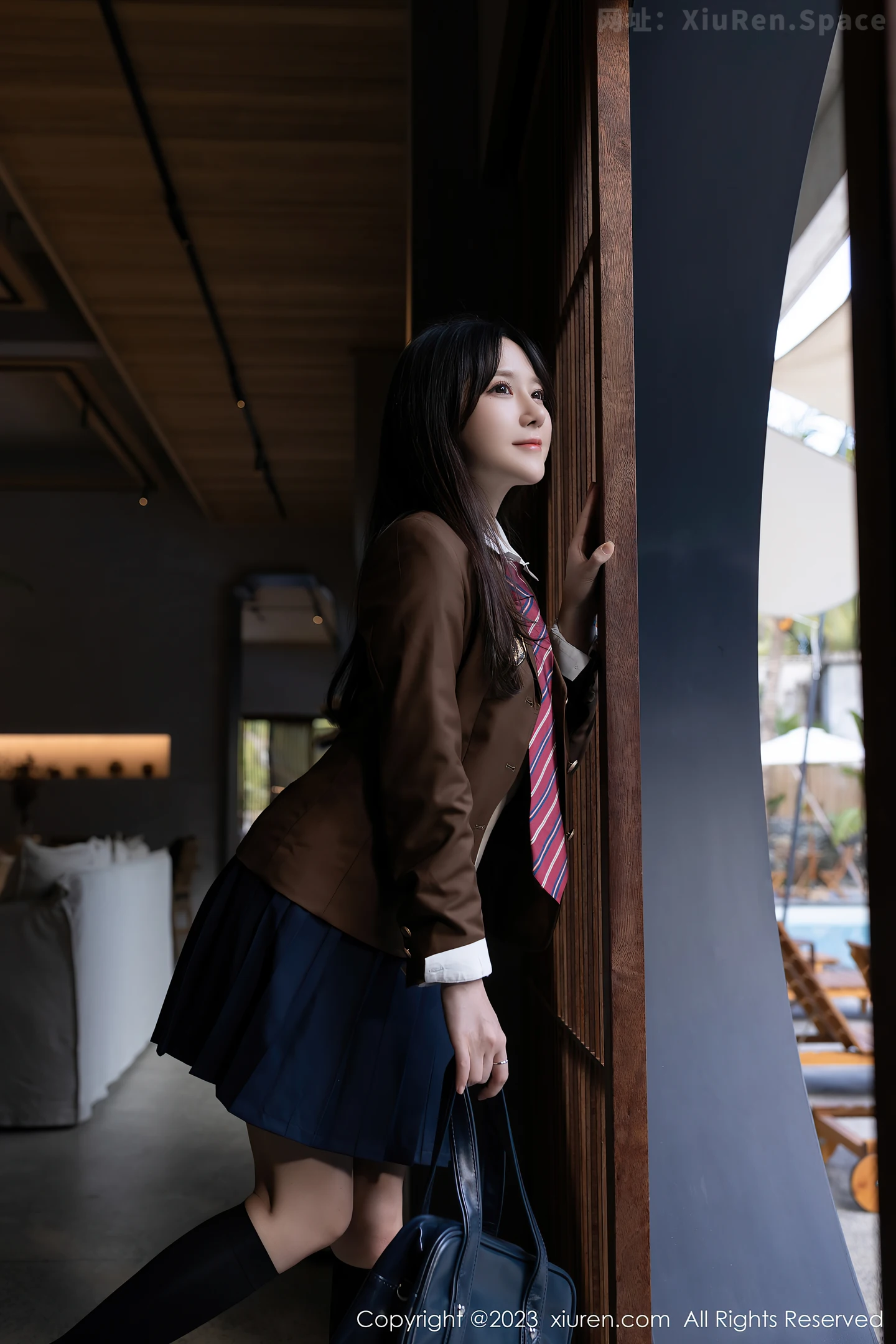 图片[3]-[XiuRen秀人网] 2023.03.10 VOL.6400 鱼子酱Fish 日本JK制服与白色情趣内衣加黑丝美腿性感私房写真集-秀人网官方网站